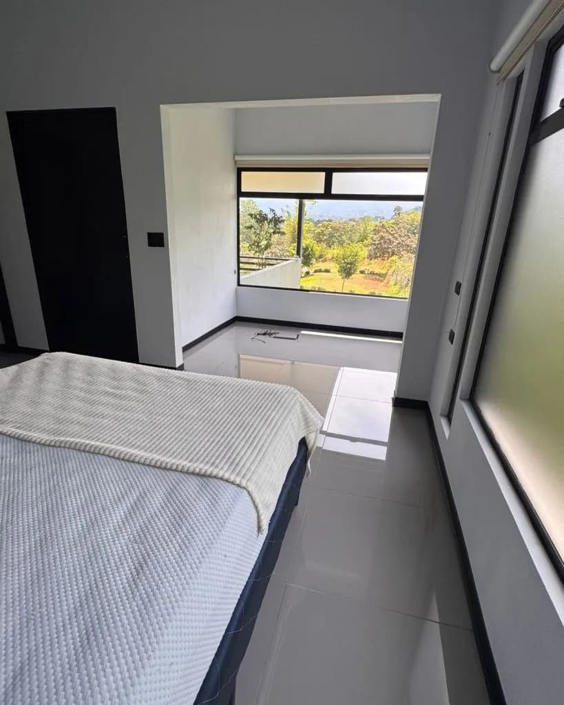 Gran propiedad en El Hoyón, Pérez Zeledón: casa de 3 dormitorios y más de 2.600 m² de terreno — foto 5